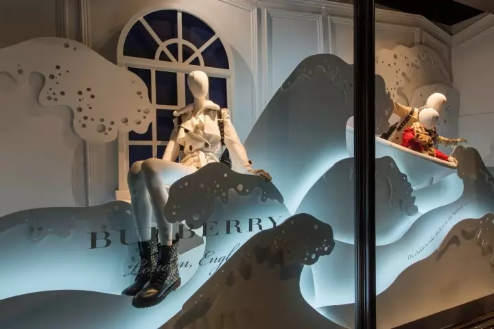 Boutique Display Mannequins: 4 Reasons Why You Should Get Some for Your Store