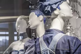 Five Essential Things to Consider Before Choosing A Display Mannequin